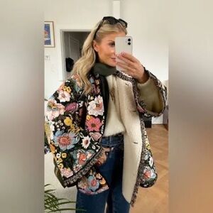 UNIQUE Quilted Floral Jacket with Fuzzy Interior